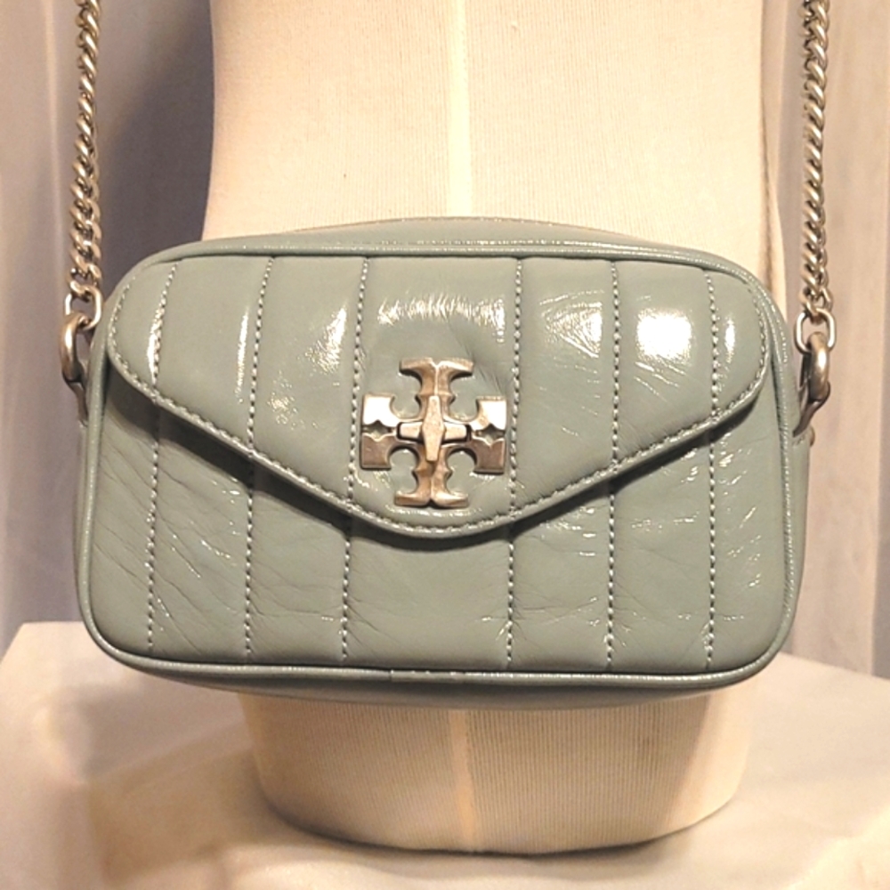 Beautiful Tory Burch Kira Small Camera Bag.  LIKE NEW!